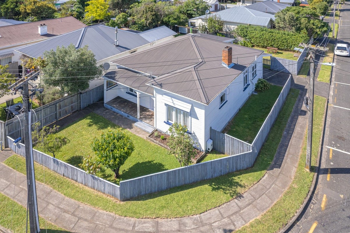 11 Sarjeant Street, Gonville, Whanganui - Carousel 26