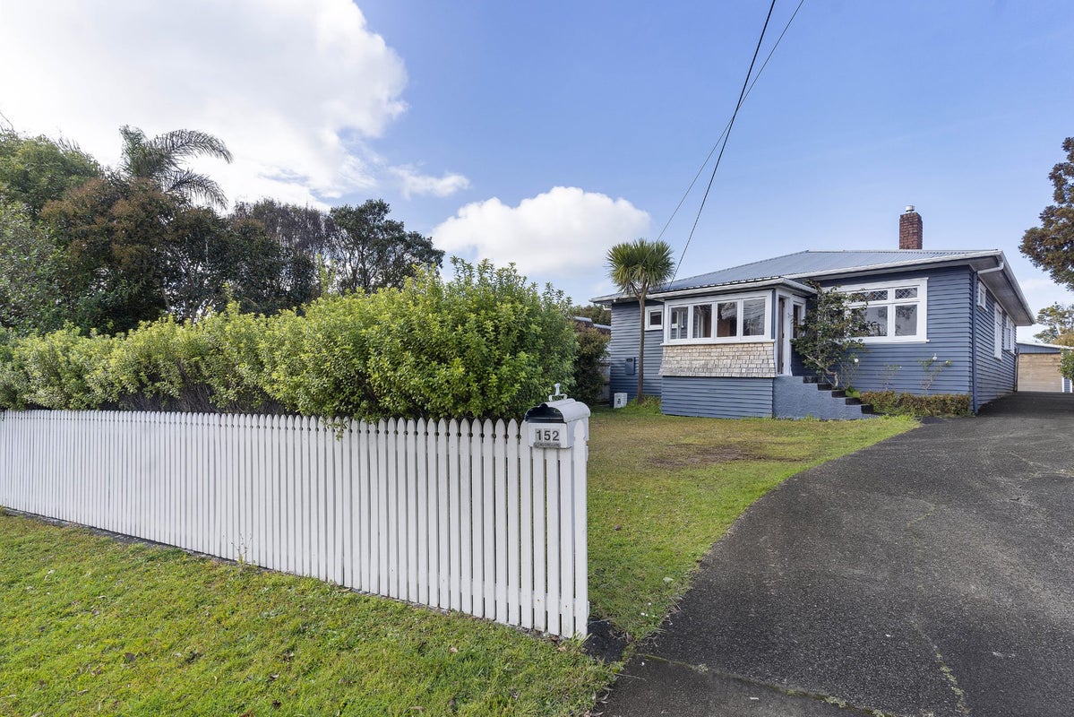 152 Titirangi Road, New Lynn, Auckland - Carousel 1
