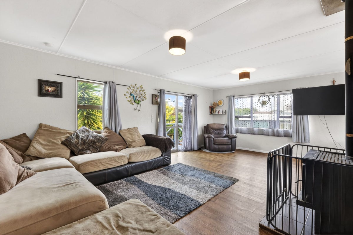 2/117 Parkers Road, Tahunanui, Nelson - Carousel 2