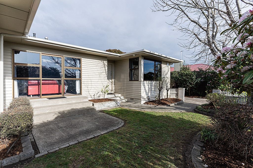 10 Dittmer Drive, Awapuni, Palmerston North - Carousel 1