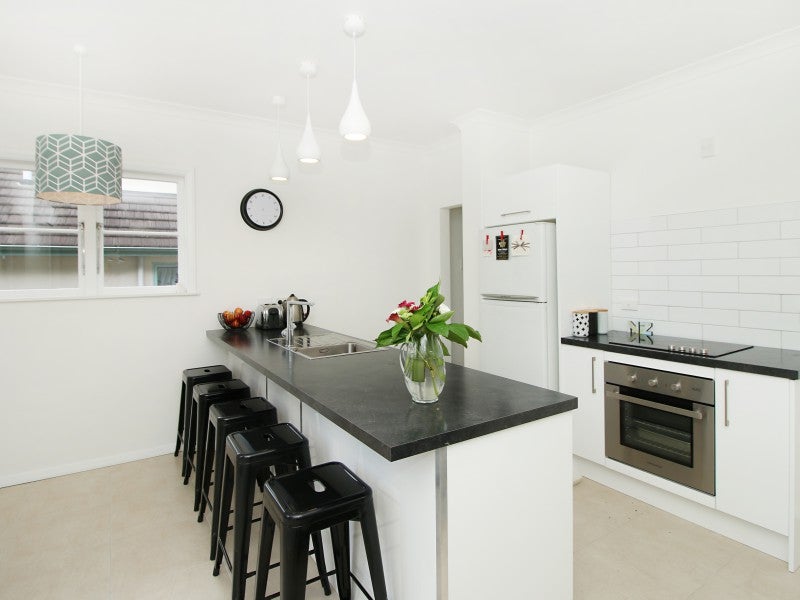 1 Winston Avenue, Hokowhitu, Palmerston North - Carousel 1