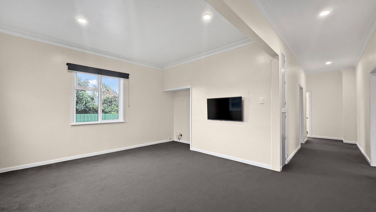 38 Kirk Street, Otaki, Otaki - Carousel 2