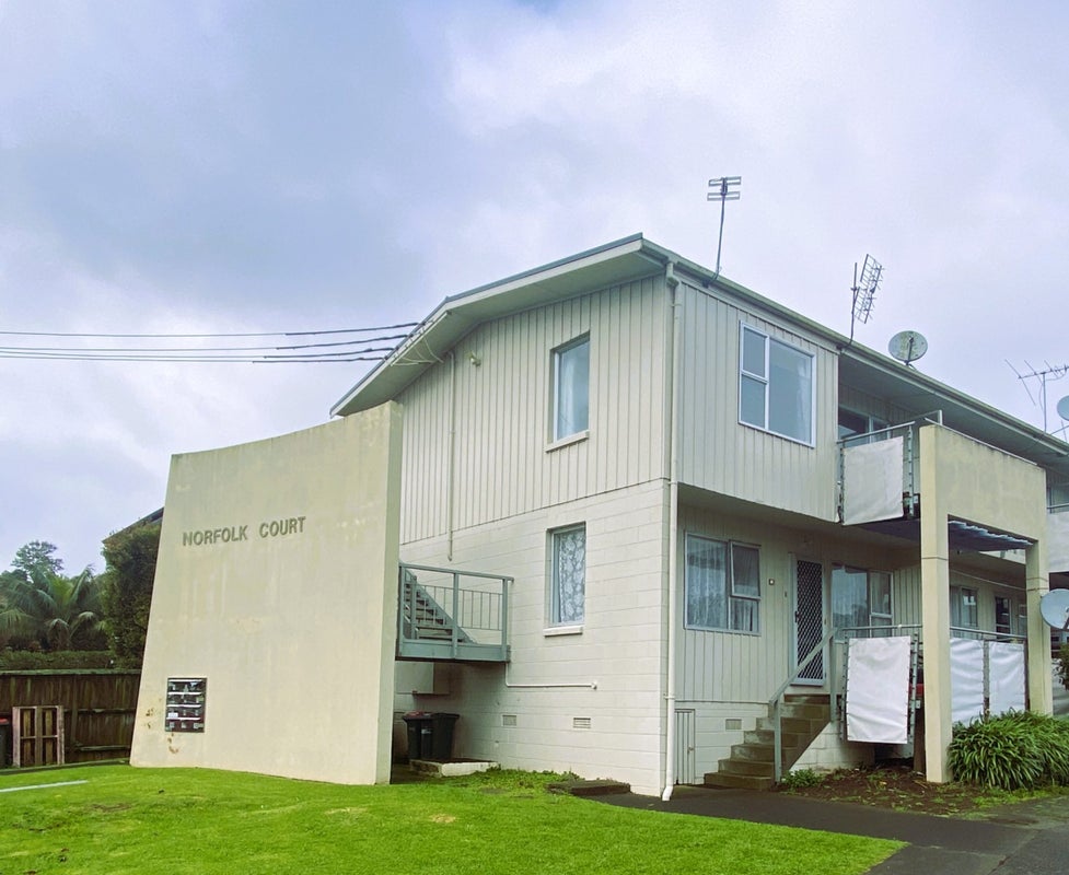 1/8 Shackleton Road, Mount Eden, Auckland - Carousel 1