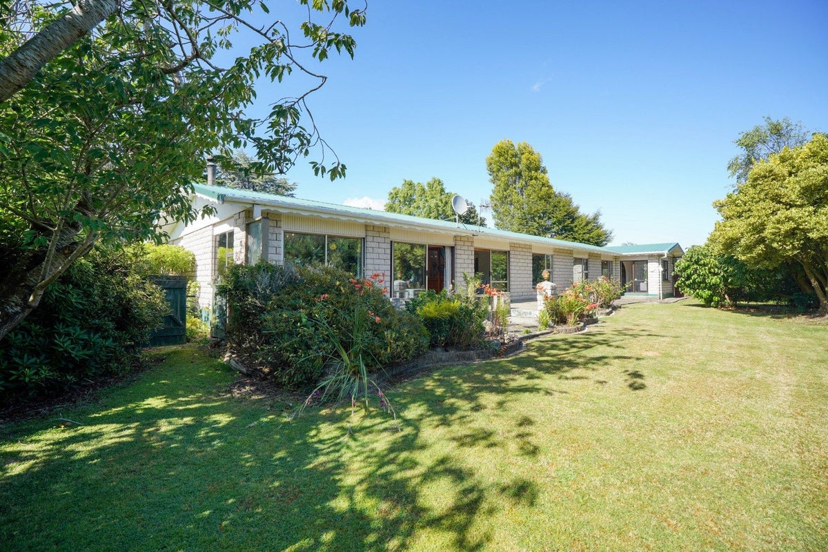 195 Oteramika Road, Seaward Bush, Invercargill - Carousel 1