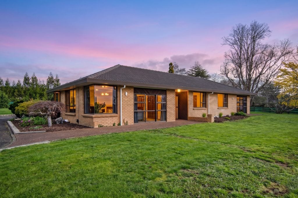 8 Simons Road, Whangarei - Carousel 1