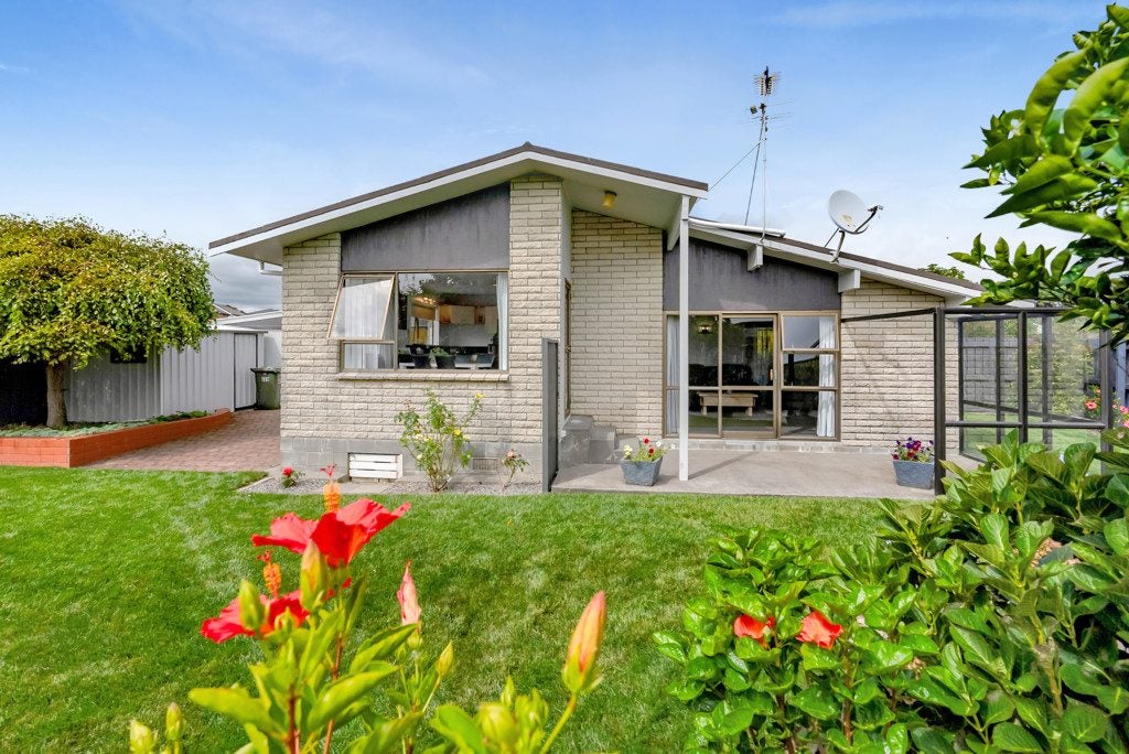 8 Glamis Avenue, Bell Block, New Plymouth - Carousel 1