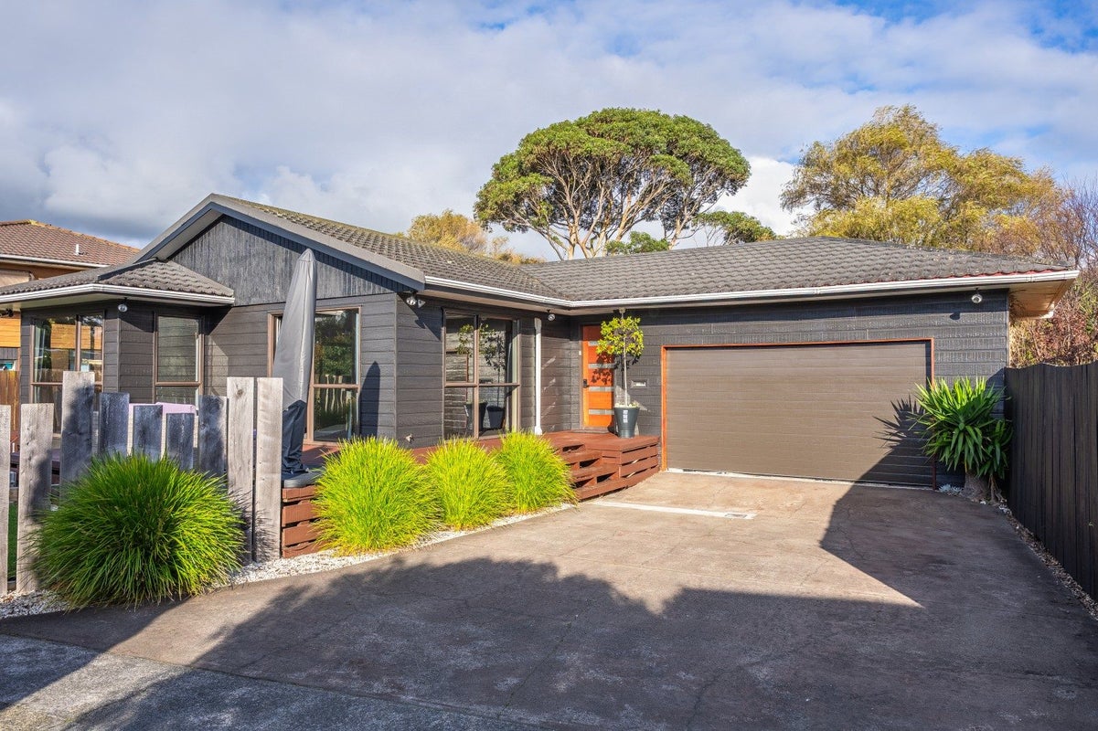 16 The Avenue, Paraparaumu Beach, Paraparaumu - Carousel 2