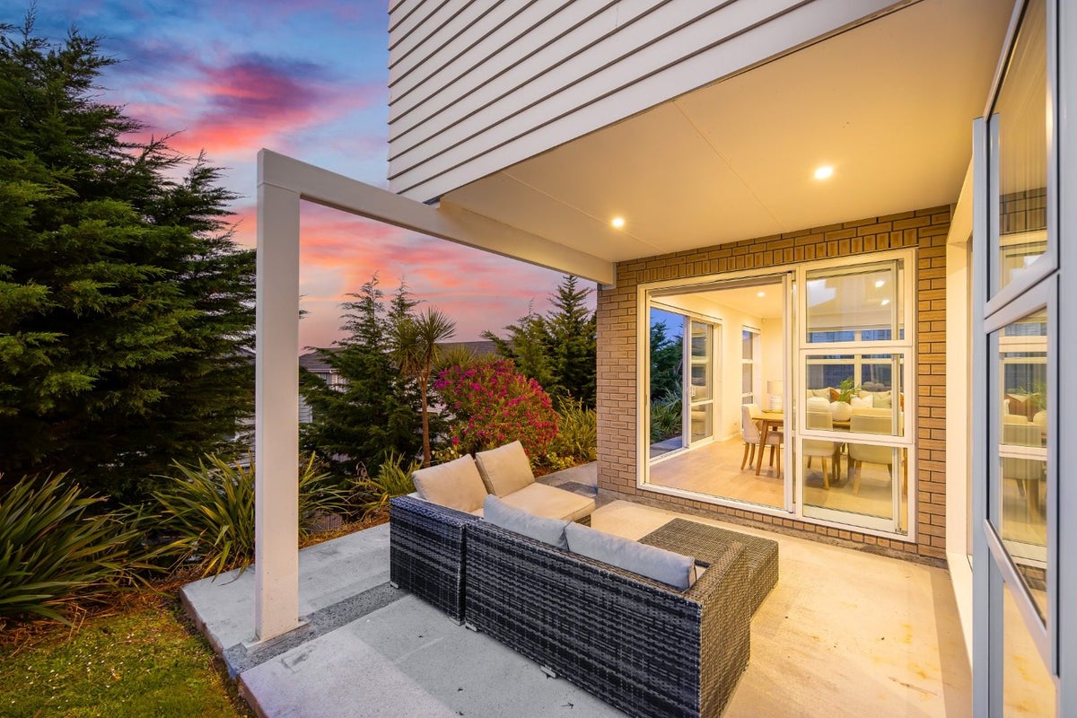 21 Headland Drive, Long Bay, Auckland - Carousel 2