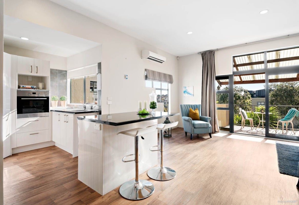 4/62 Fernhill Way, Oteha, Auckland - Carousel 2