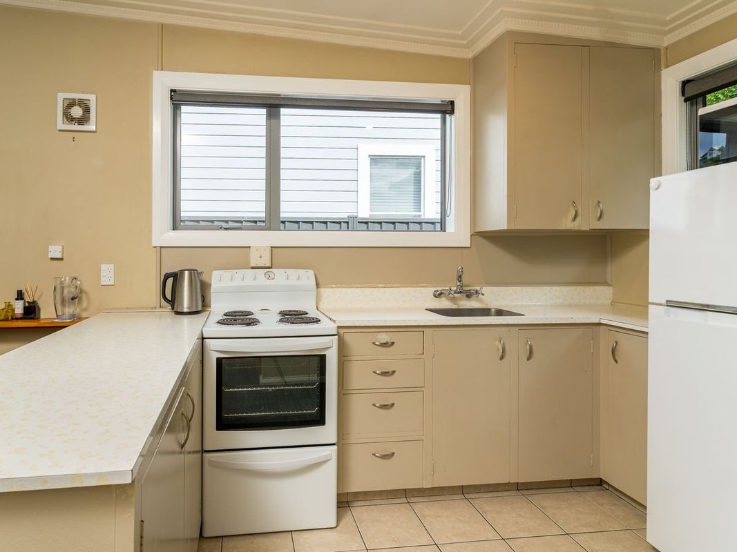 186B Kaikorai Valley Road, Bradford, Dunedin - Carousel 2