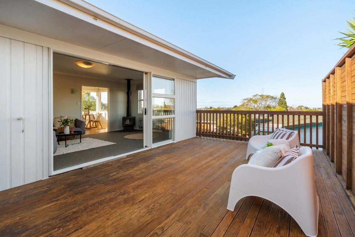 13 Grosmont Terrace, Brookfield, Tauranga - Carousel 1