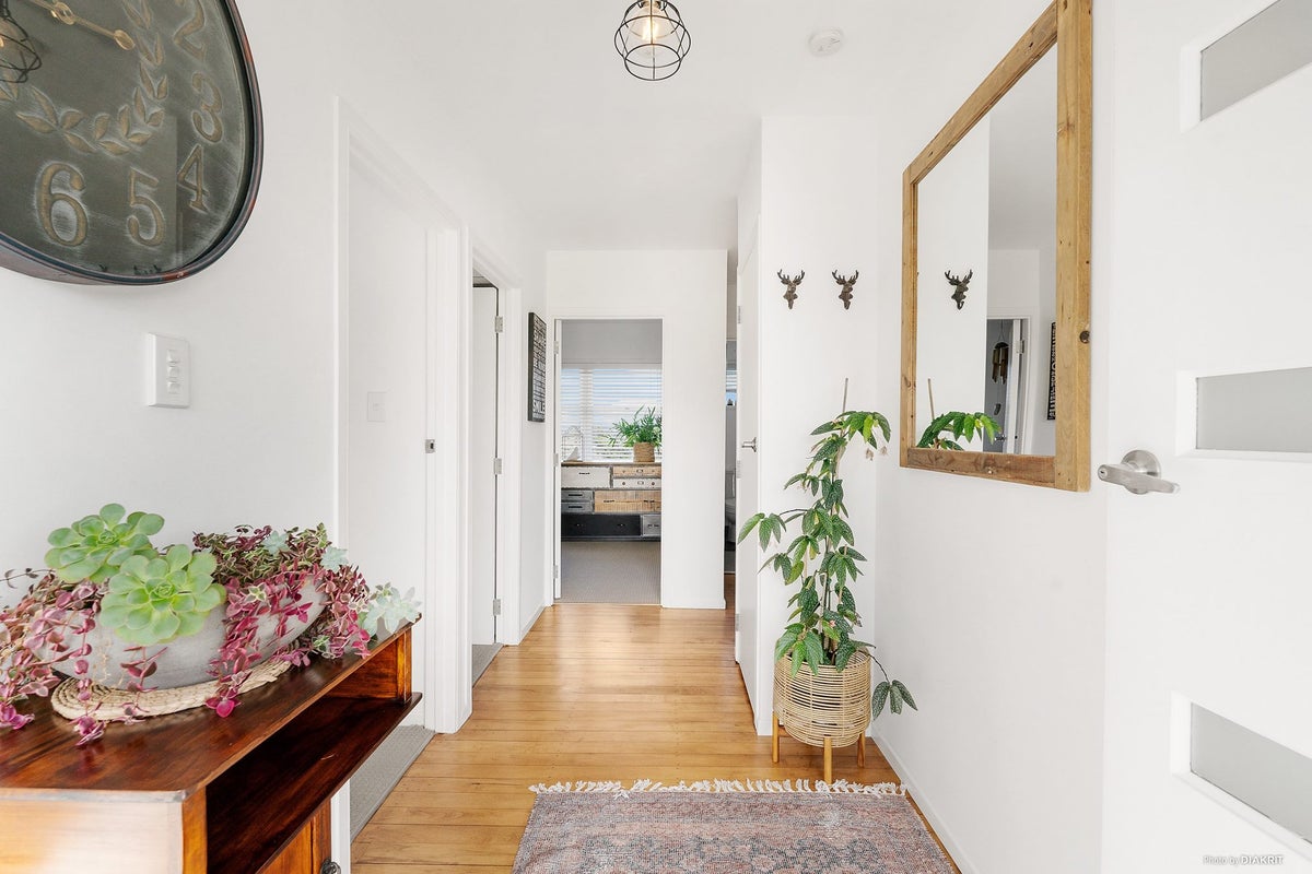 1/30 View Road, Shelly Park, Manukau - Carousel 2