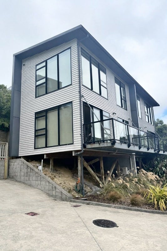 17 Ara Patukawenga, Tawa, Wellington - Carousel 18