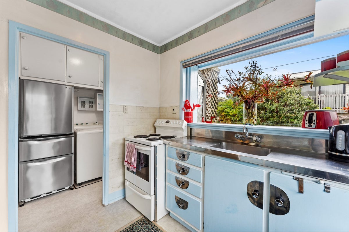 2/1 Lingfield Street, Glenfield, Auckland - Carousel 2