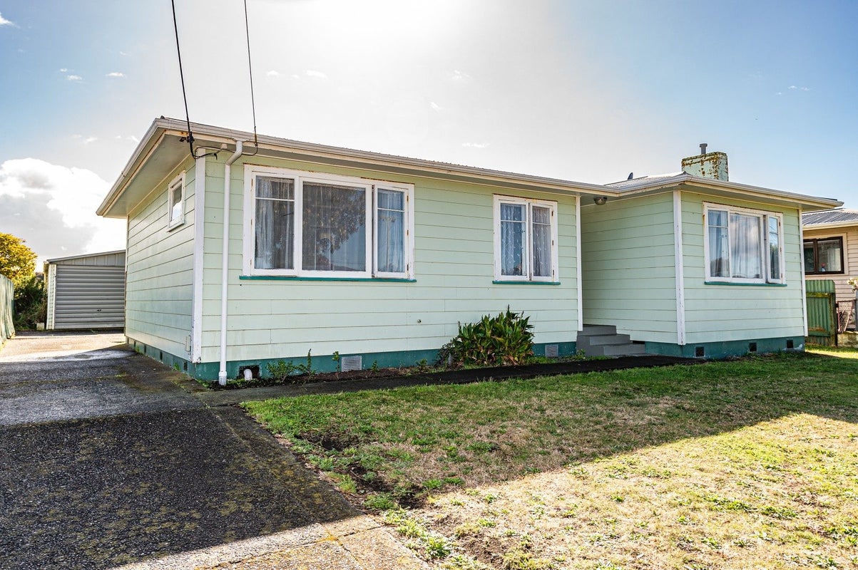 44 Bennett Street, Gonville, Whanganui - Carousel 1