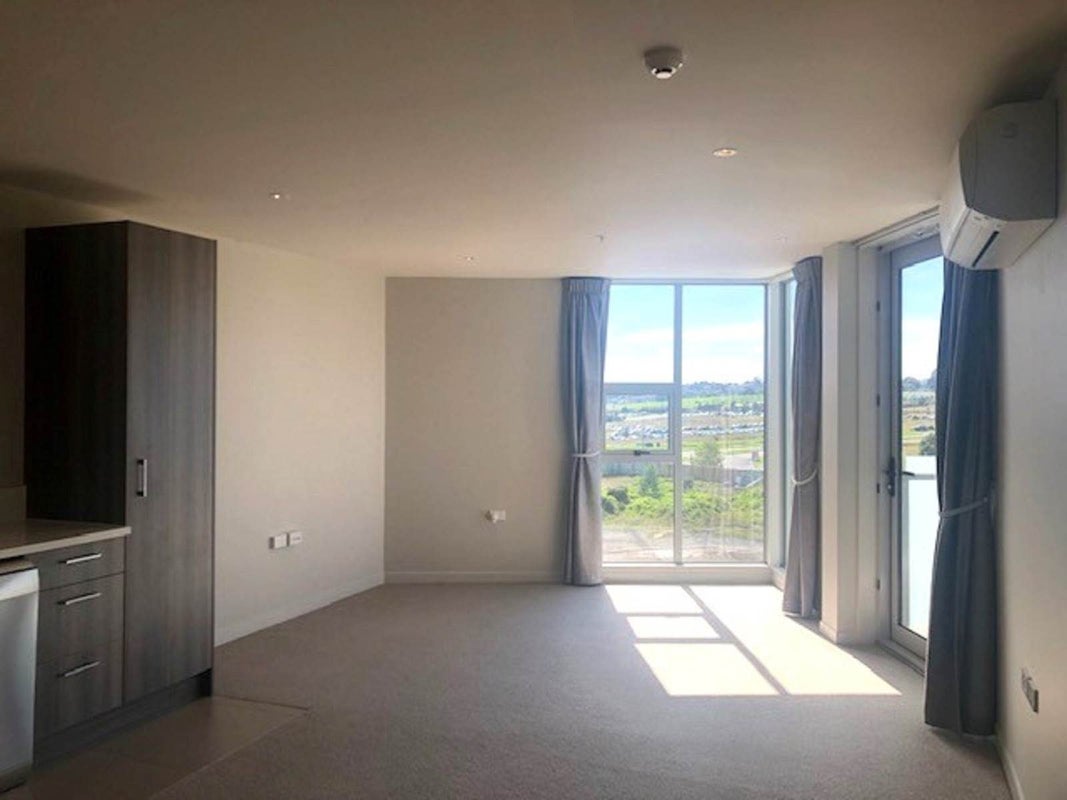 301/3 Rose Garden Lane, Albany, Auckland - Carousel 1