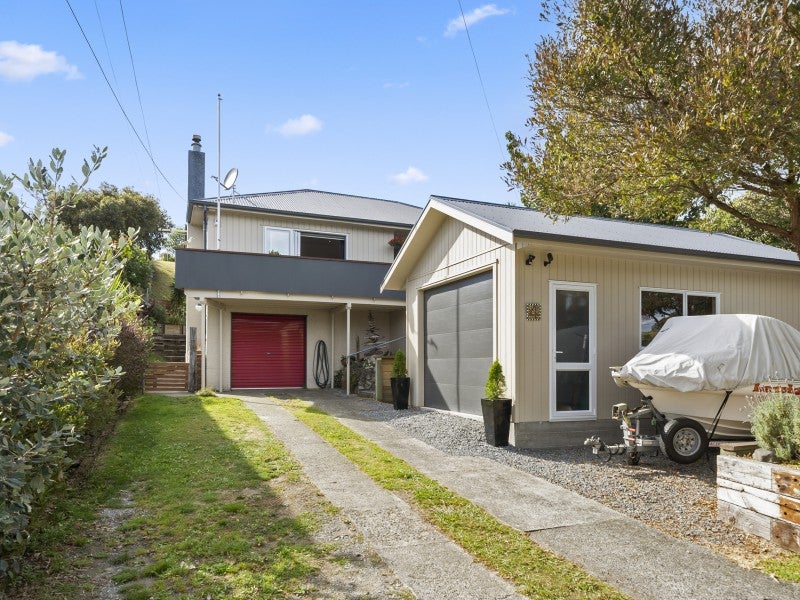 4 Moa Road, Raumati Beach, Paraparaumu - Carousel 1