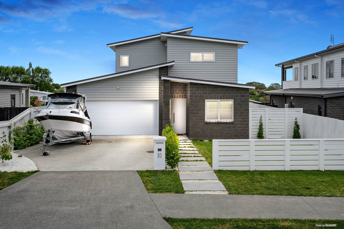 80 Intrepid Crescent, Beachlands, Auckland - Carousel 2