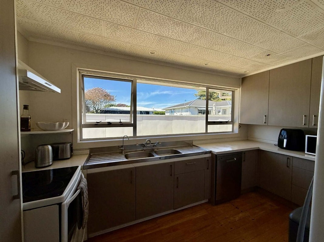 47 Davies Road, Hurdon, New Plymouth - Carousel 12
