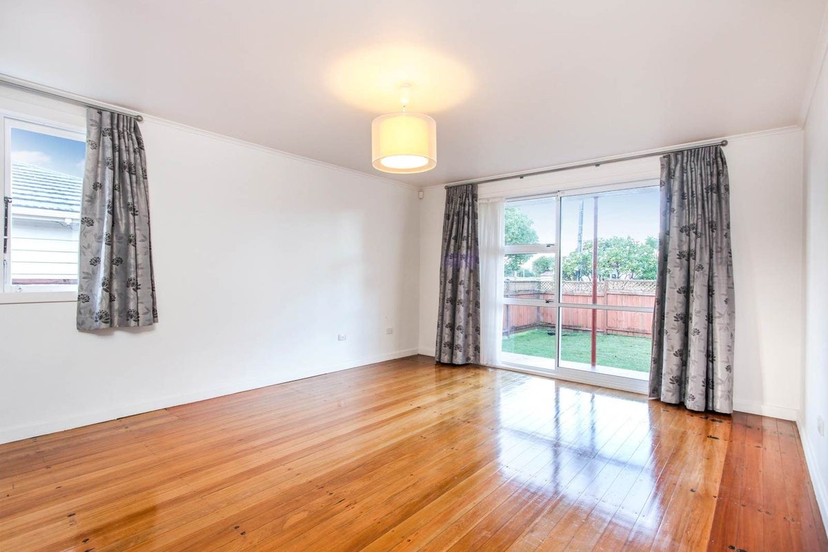 1/18 Koromiko Street, New Lynn, Auckland - Carousel 10
