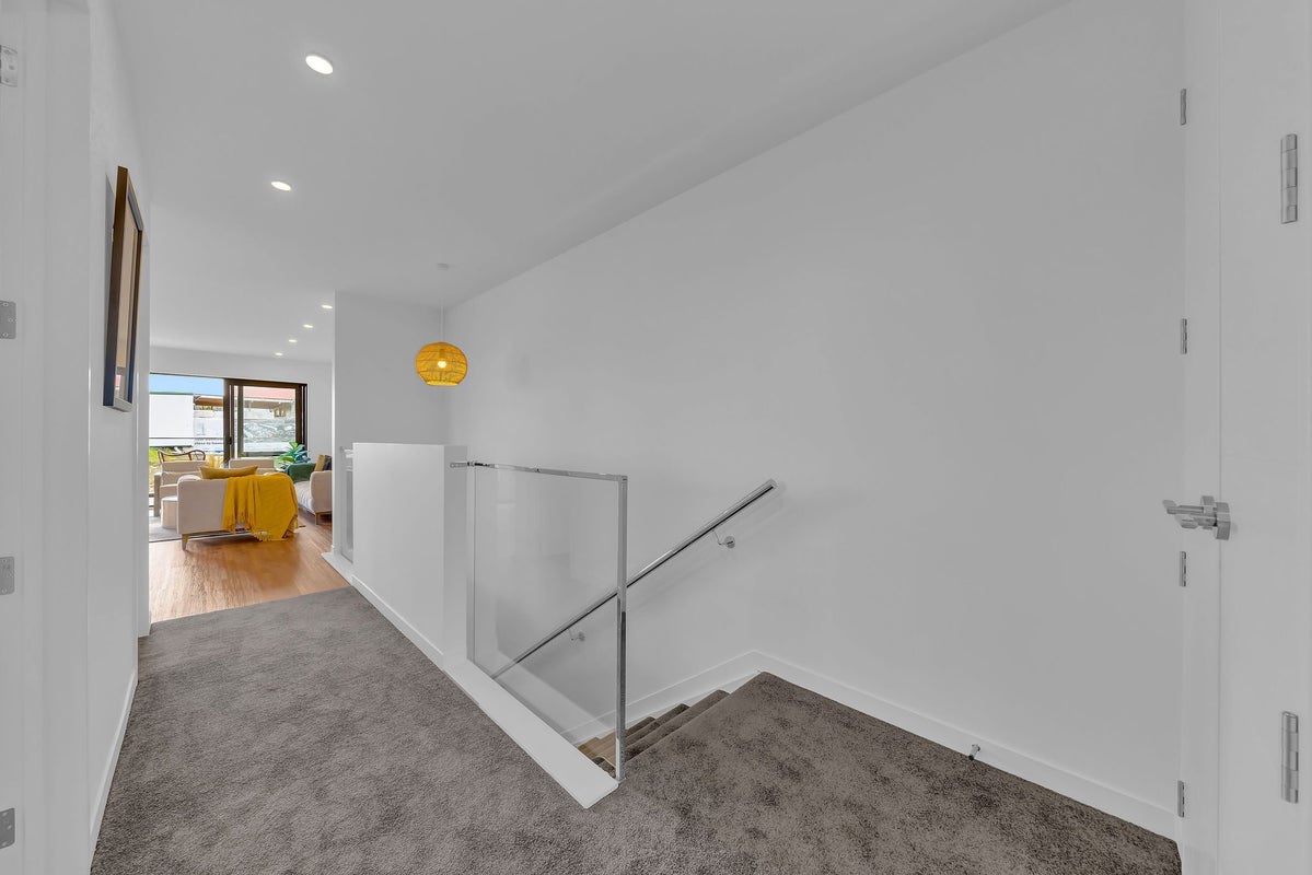 8 Monstedt Terrace, Windsor Park, Auckland - Carousel 42