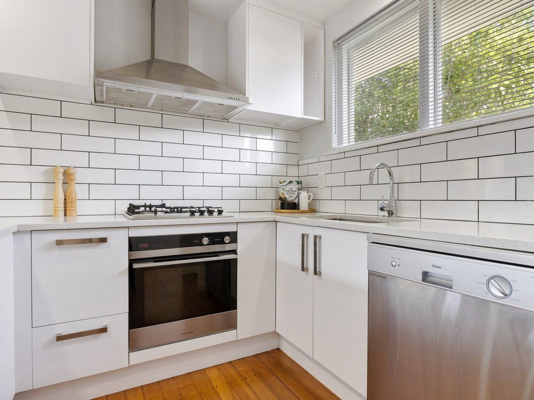 15 Eros Place, North New Brighton, Christchurch - Carousel 2