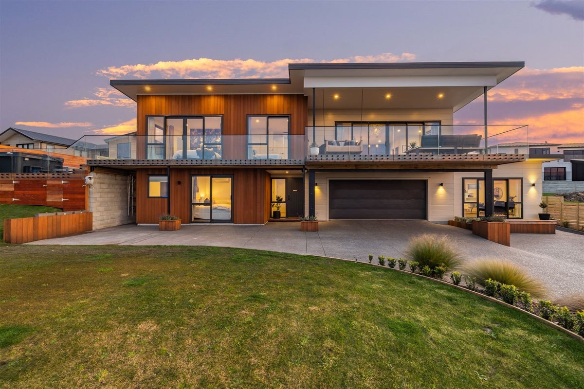 3 Sowerby Place, Richmond Hill, Christchurch - Carousel 1