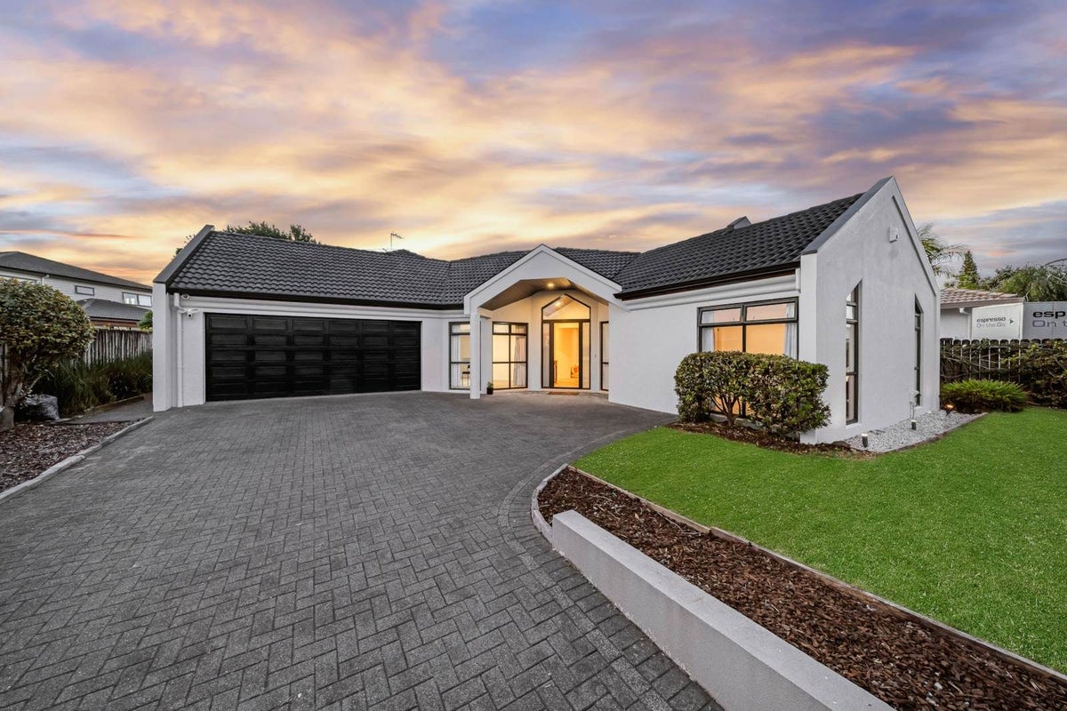 116 Longford Park Drive, Takanini, Auckland - Carousel 2