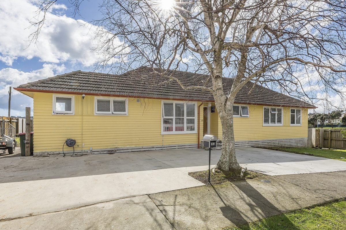 69 Warspite Avenue, Cannons Creek, Porirua - Carousel 1