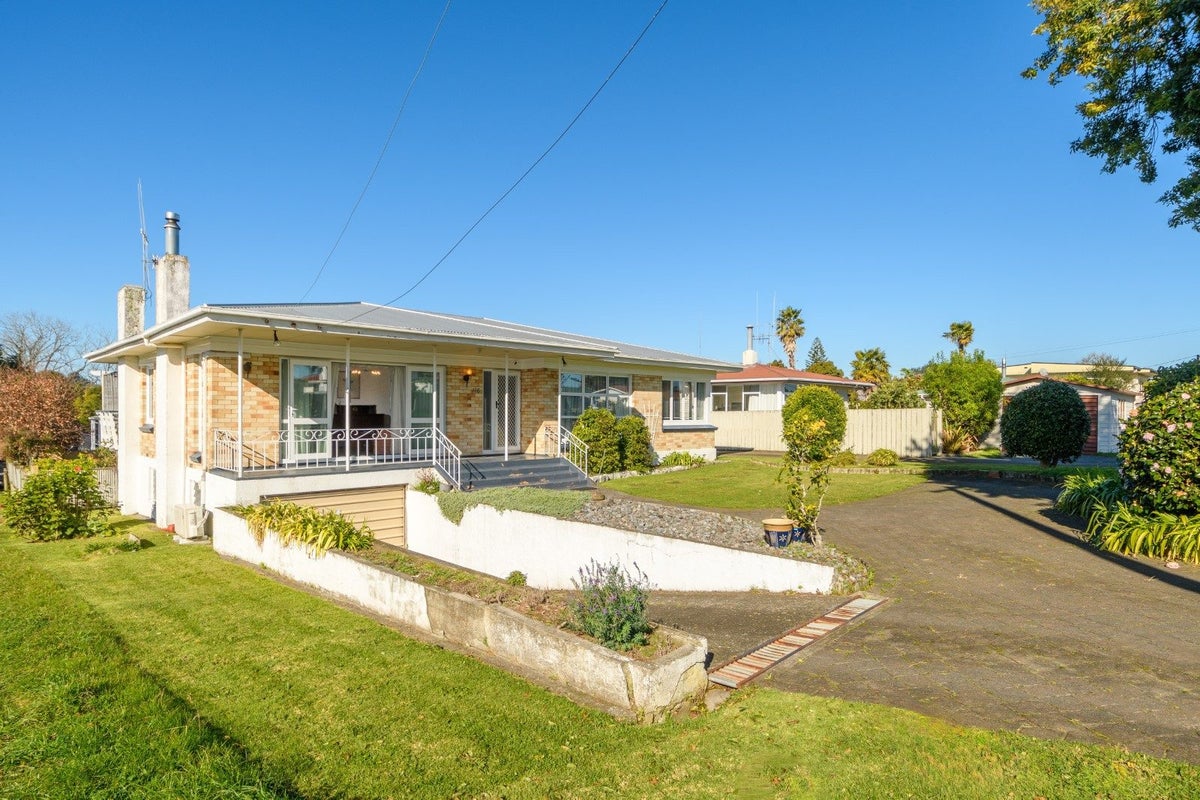 116 Hynds Road, Gate Pa, Tauranga - Carousel 1