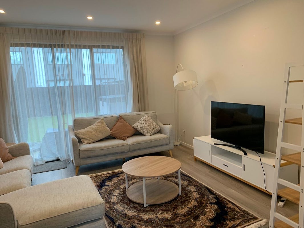 14B Mawai Hakona Drive, Wallaceville, Upper Hutt - Carousel 1