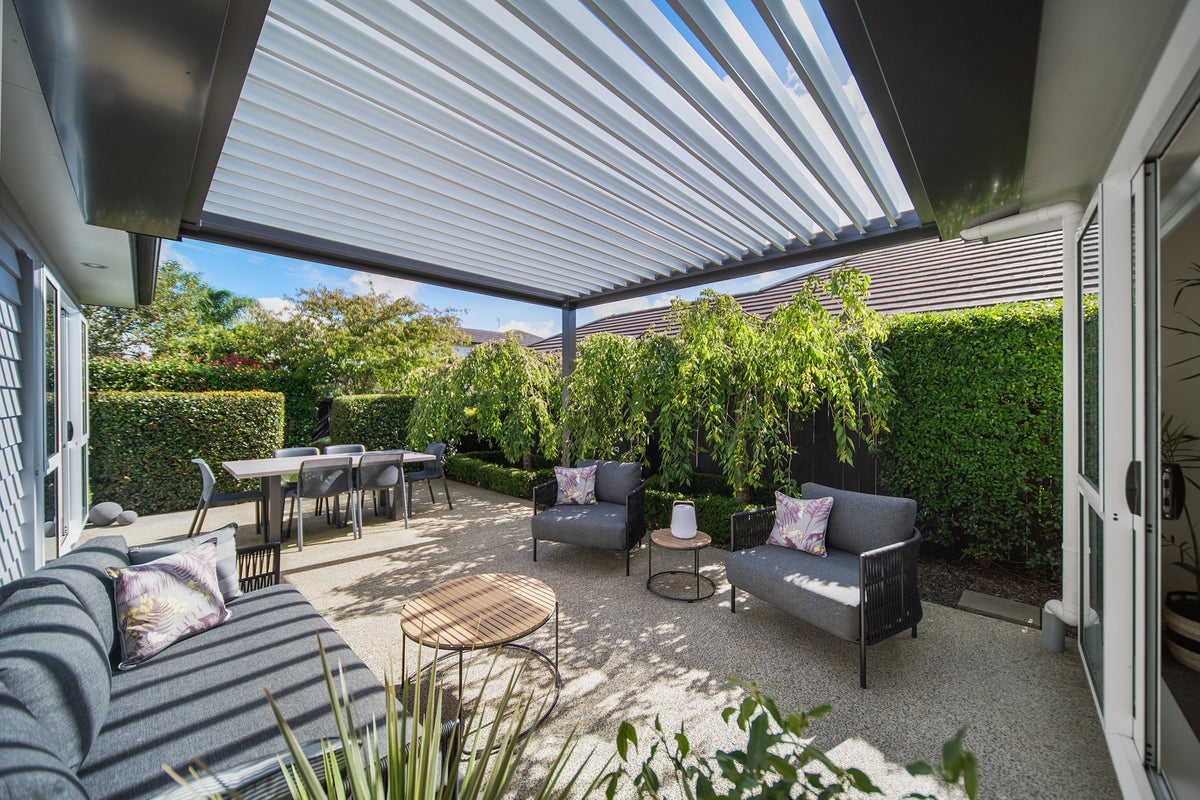 7 Capriana Drive, Karaka, Papakura - Carousel 1
