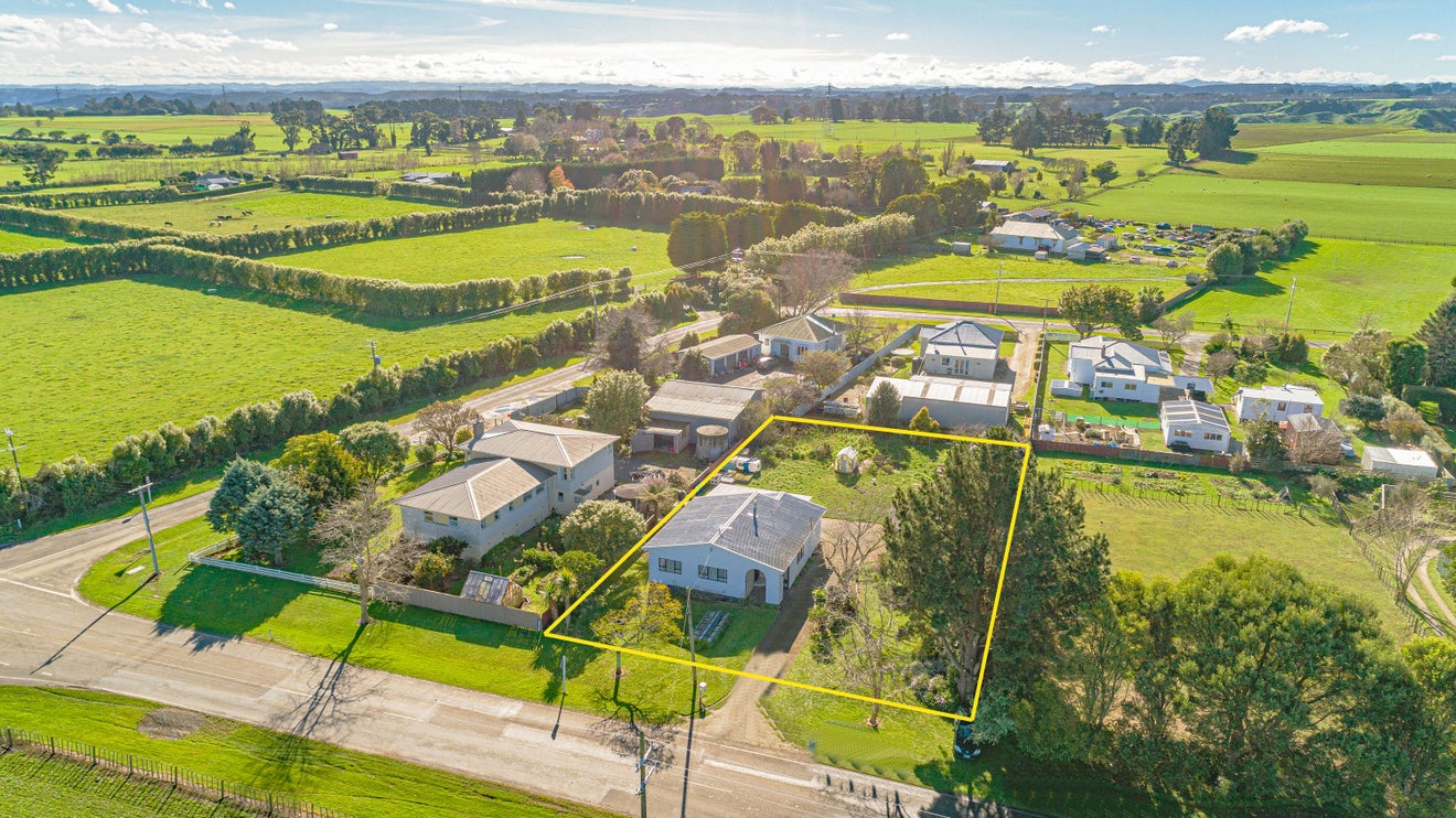 1127 No 2 Line, Fordell, Whanganui - Carousel 2