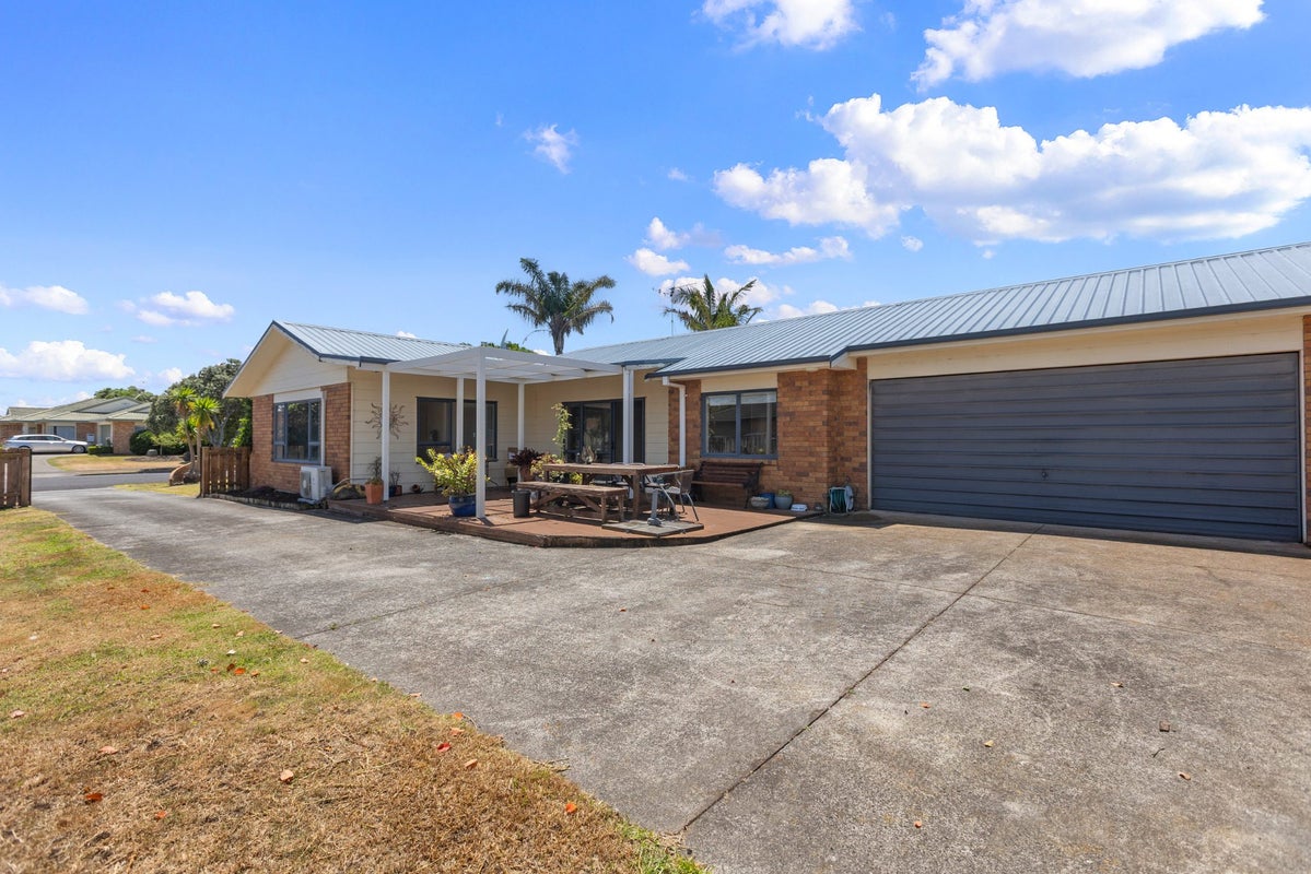 684 Gloucester Road, Papamoa Beach, Papamoa - Carousel 1