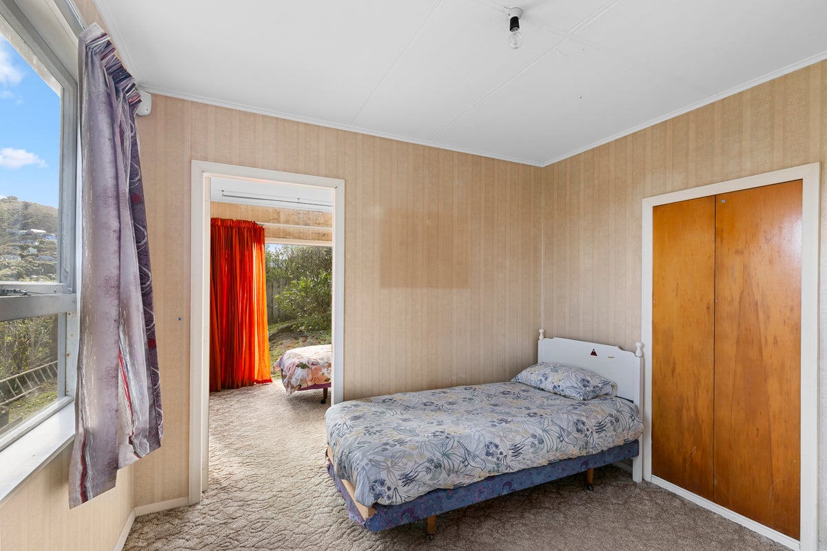 56 Madras Street, Khandallah, Wellington - Carousel 15