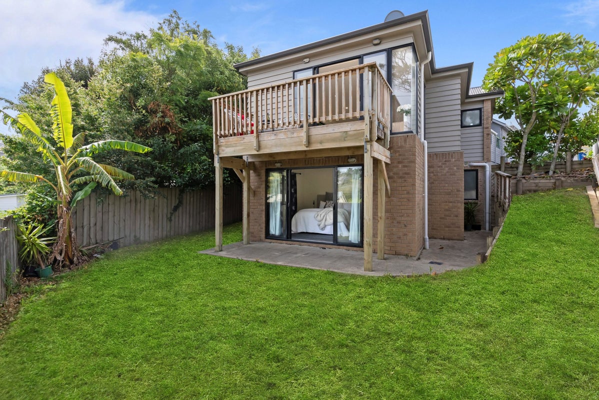 3/69A Chivalry Road, Glenfield, Auckland - Carousel 2