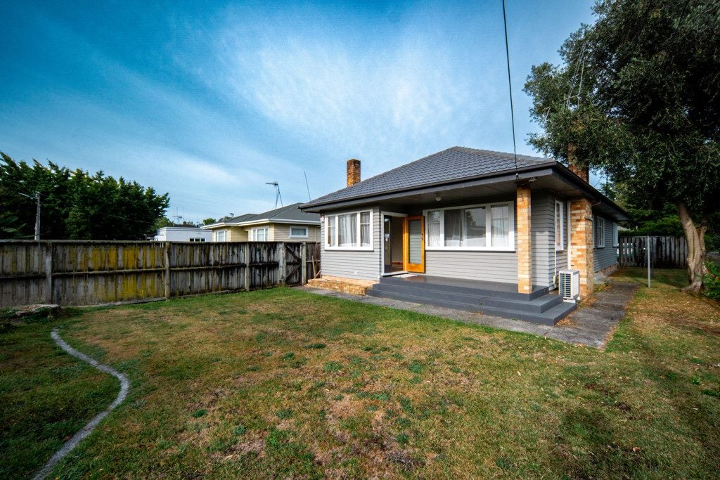 33 Fox Street, Hamilton East, Hamilton - Carousel 2