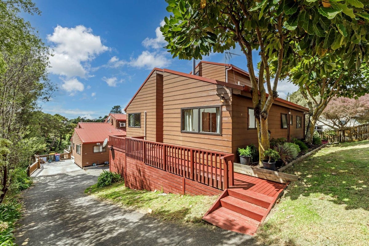 2/62 Langana Avenue, Browns Bay, Auckland - Carousel 1