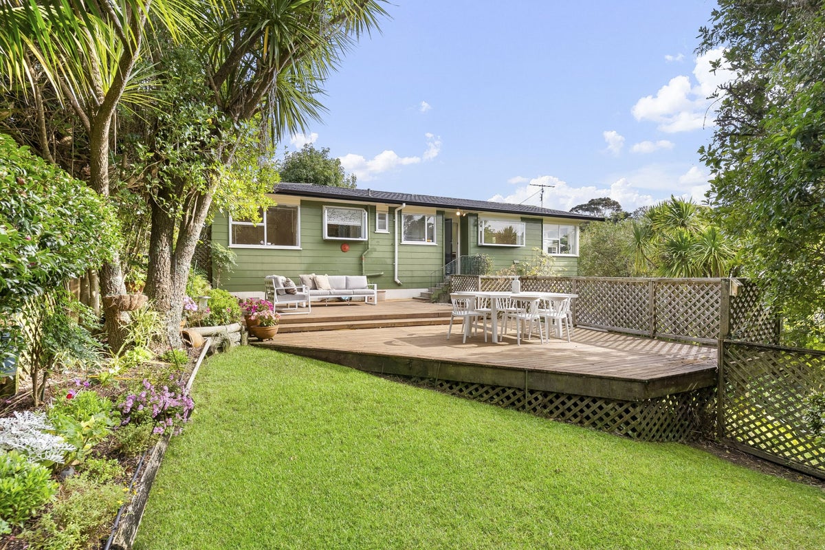 60 Park Hill Road, Birkenhead, Auckland - Carousel 1