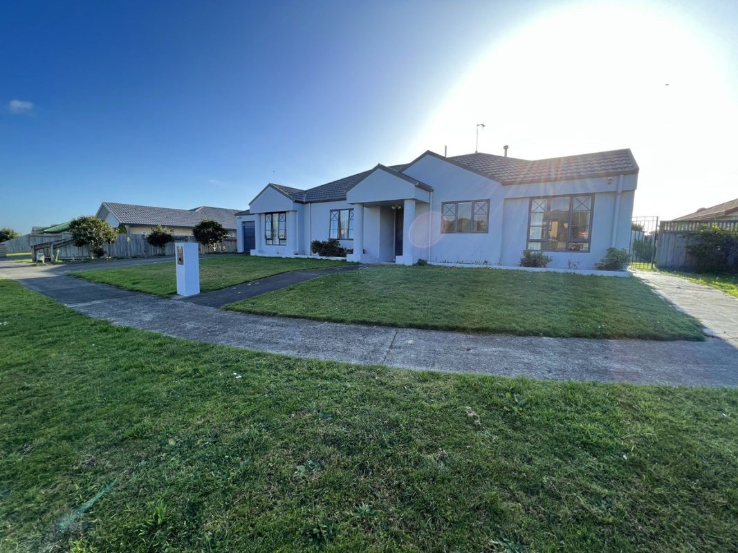 33 Logan Way, Kelvin Grove, Palmerston North - Carousel 15