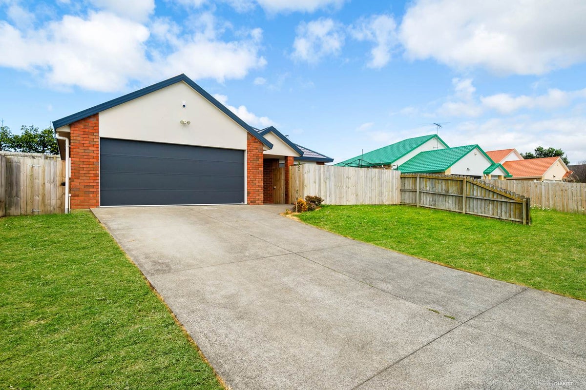 52 Nuneaton Drive, Clover Park, Auckland - Carousel 1