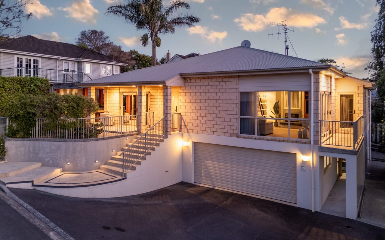 20A Alison Street, Hamilton Lake, Hamilton - Carousel 2