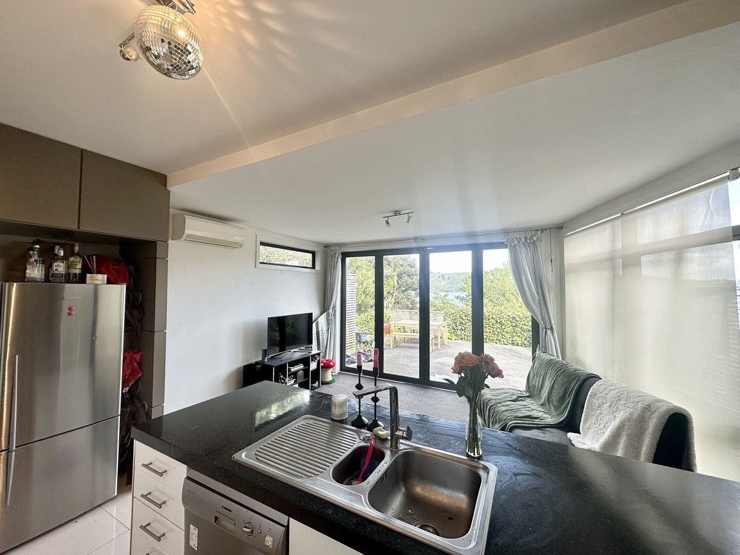 75C Maida Vale Road, Roseneath, Wellington - Carousel 1