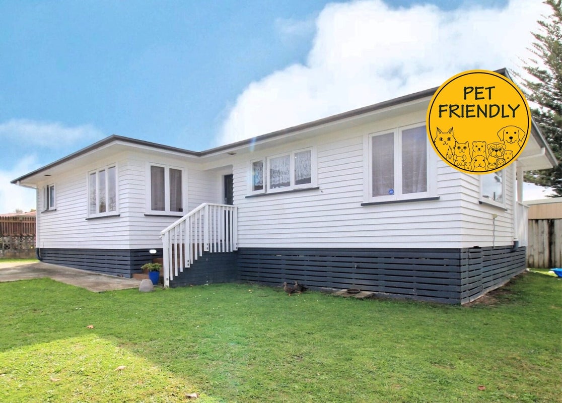 20A Beaubank Road, Kelston, Auckland - Carousel 1
