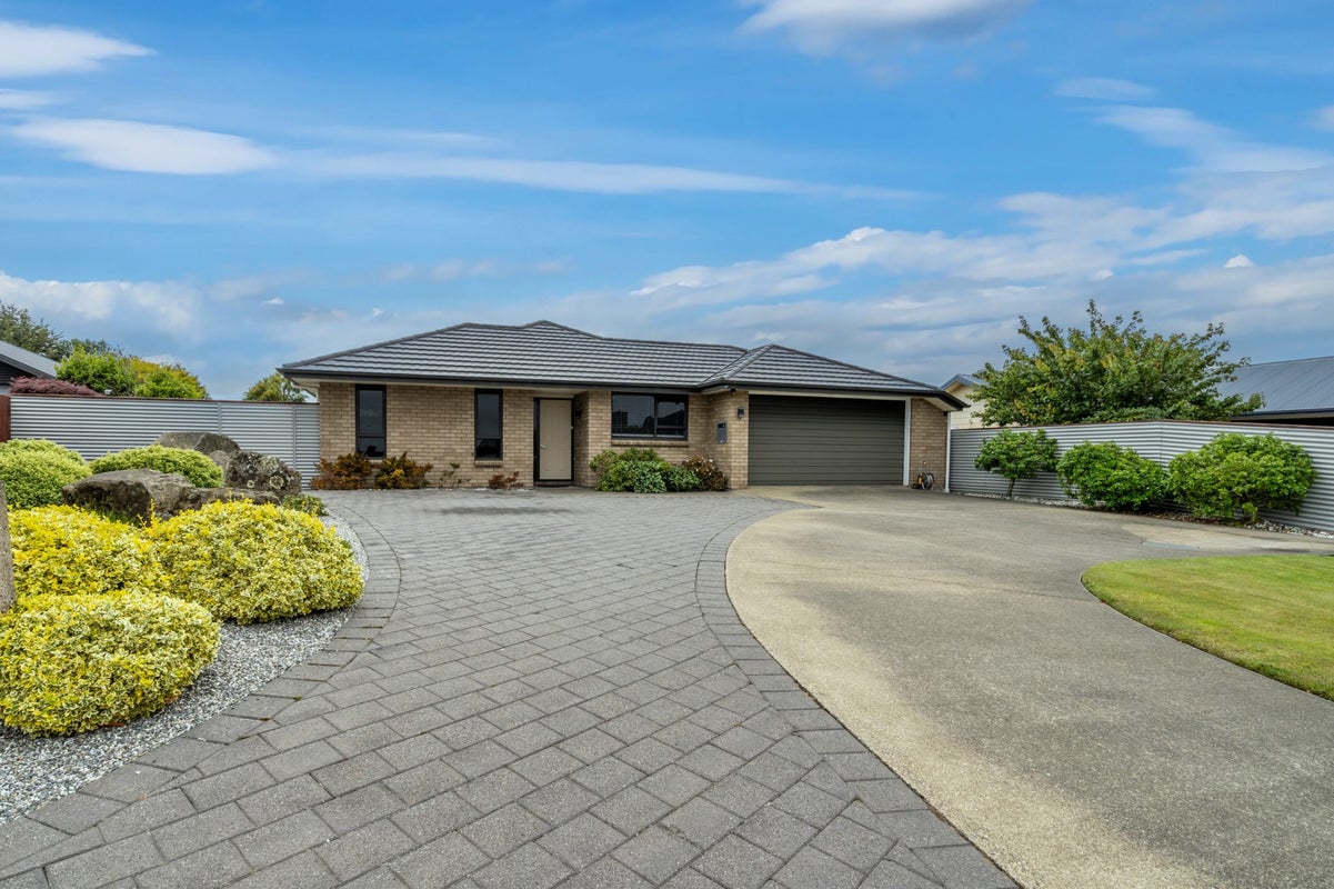 24 Hoffman Court, Waikiwi, Invercargill - Carousel 1