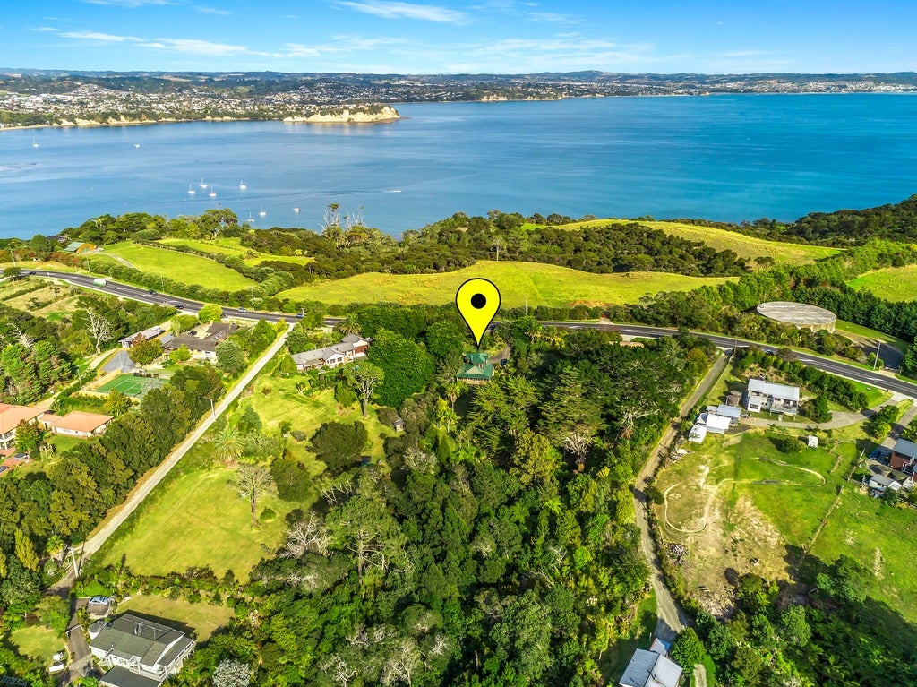 1129A Whangaparaoa Road, Tindalls Beach, Whangaparaoa - Carousel 1