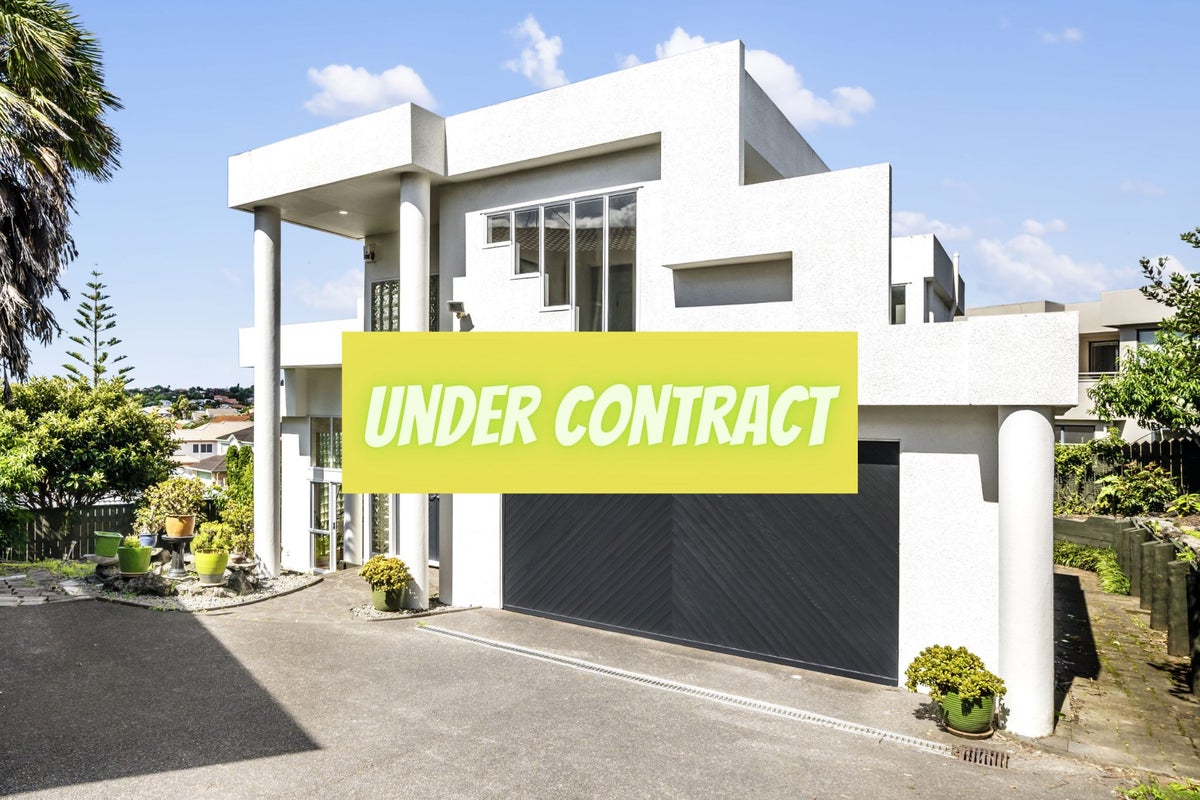 2/62 Simmental Crescent, Somerville, Manukau - Carousel 1