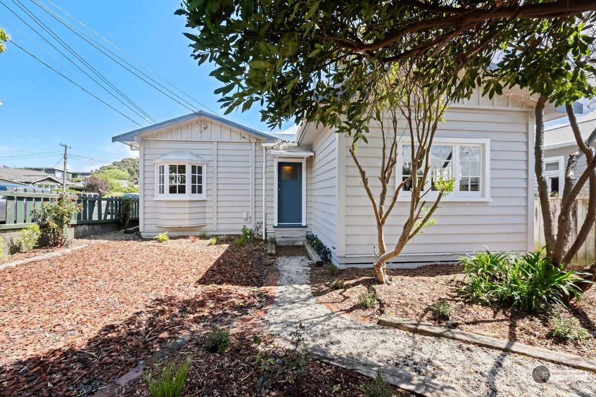 151 Cuba Street, Petone, Lower Hutt - Carousel 1
