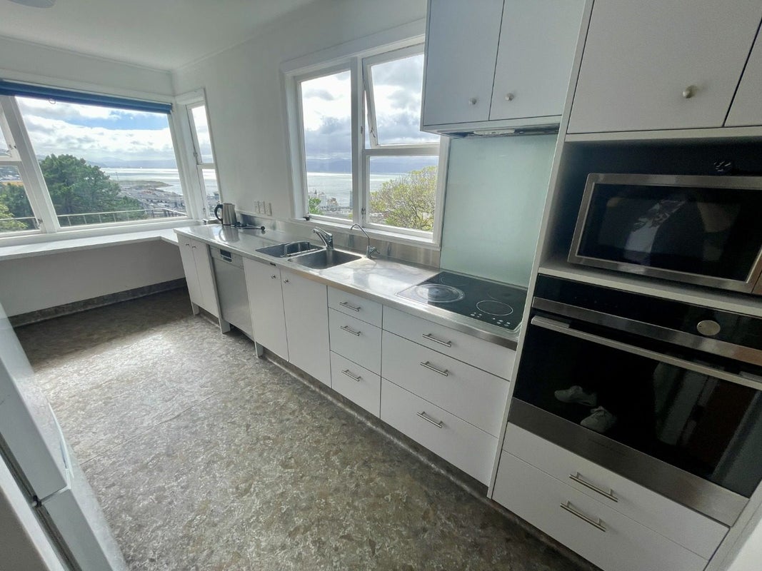 20 Grosvenor Terrace, Wadestown, Wellington - Carousel 2