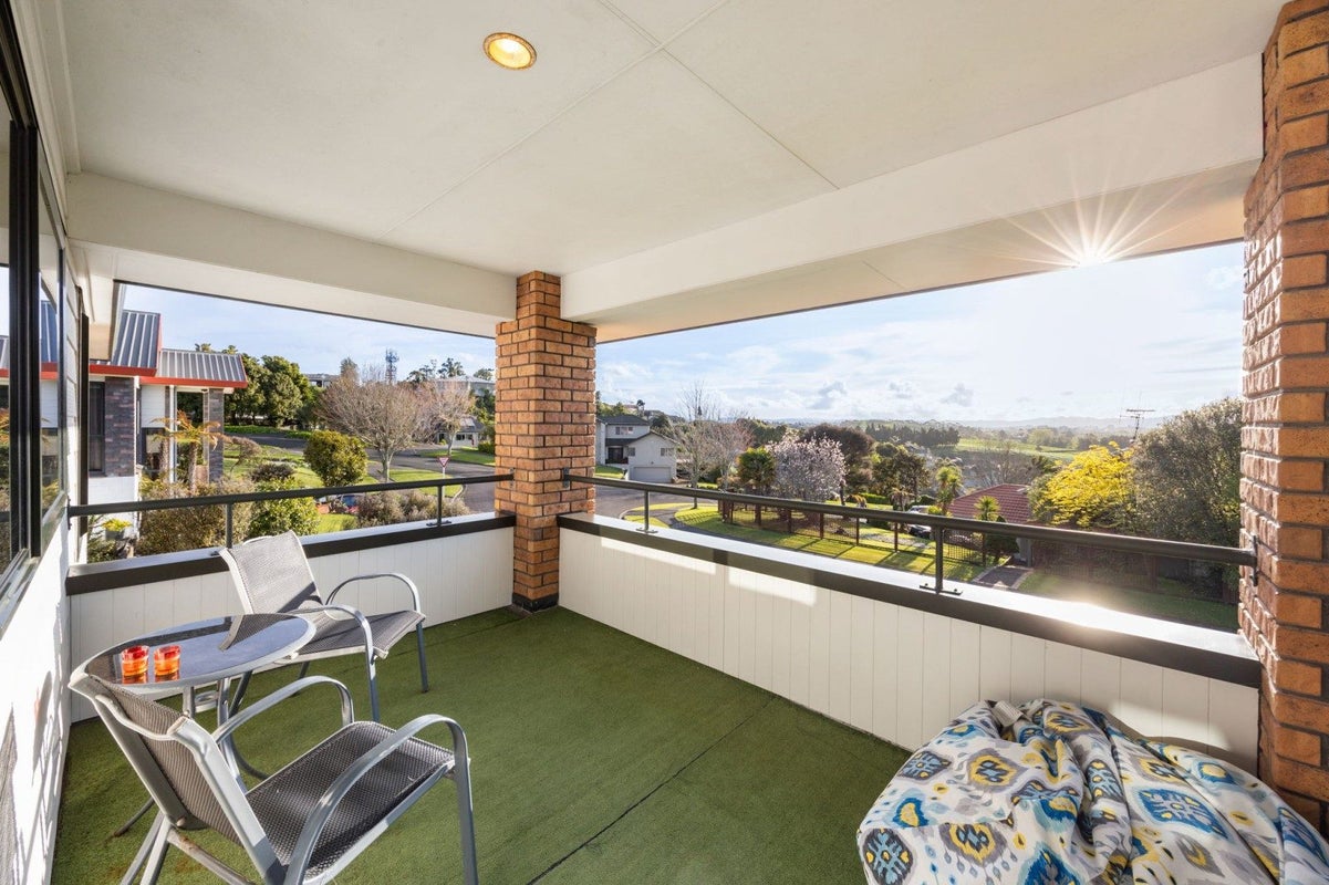 6 Tironui Terrace, Western Heights, Hamilton - Carousel 2